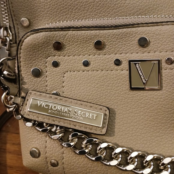 🎒Victoria Secret Urban Mini Backpack🎒 Size 7.3"×3.8"×9.7",A Fabulous Item🎁👌 - Picture 8 of 16